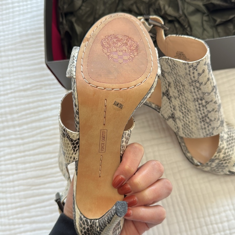 Vince Camuto heels, sz 8.5 - Picture 2 of 6